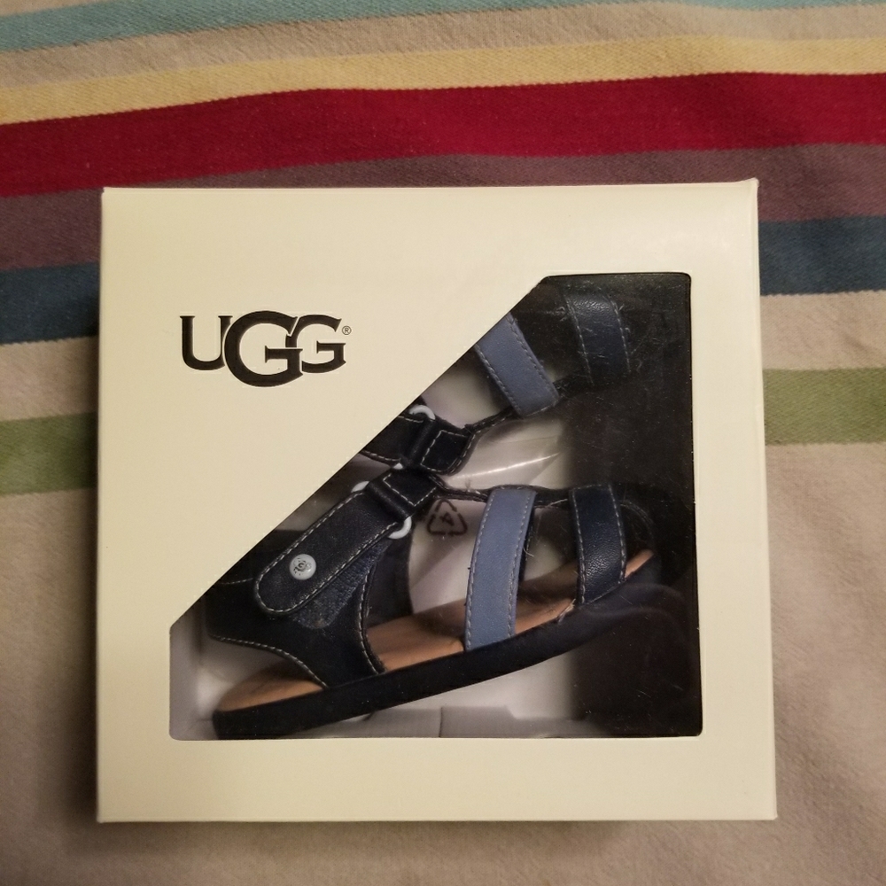 Toddler sandals , adjustable  hooks loop strap